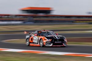 Ford and Chevrolet split Supercars wins at Wanneroo